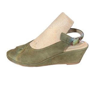 Oh Deer! Sage Green Suede Leather Wedge Peep Toe Sling Back Shoe Women Size 9.5
